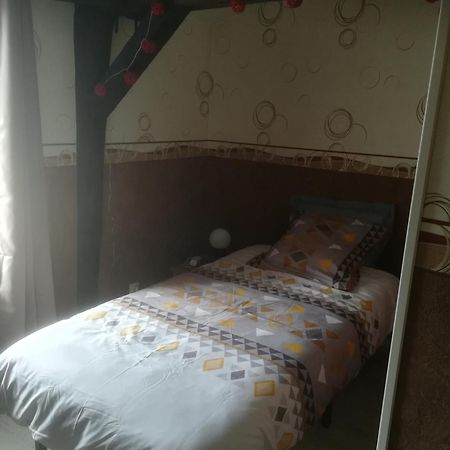 Apartament Chambre Simple Avec Wifi Châtellerault Zewnętrze zdjęcie